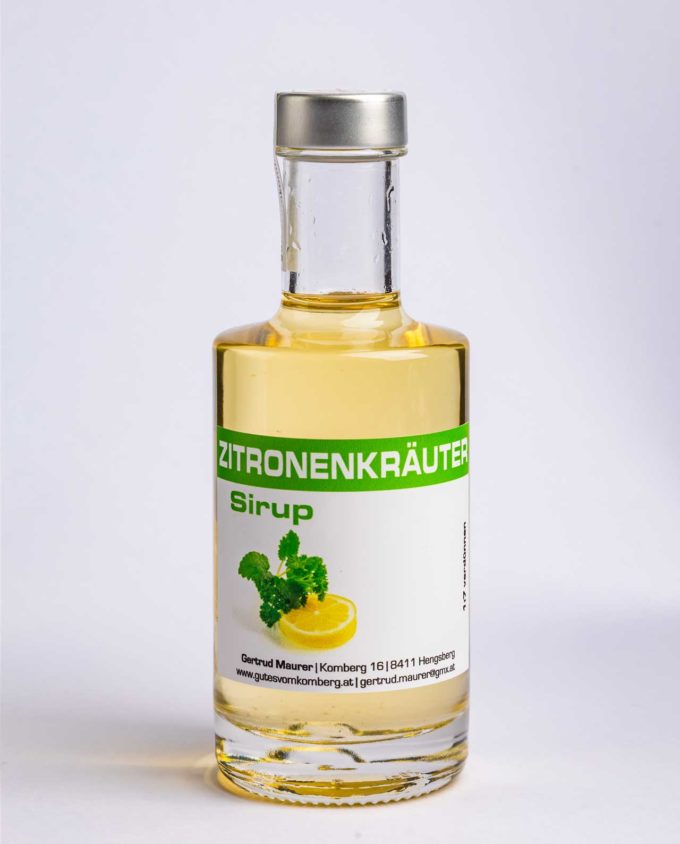 Zitronenkräuter Sirup - erfrischende Ergänzung zu Prosecco, Weißwein, reinem Quellwasser, Mineralwasser, aber auch zum Aromatisieren von Tee, Eis, Parfaits und Toren © 2019 Werner Krug