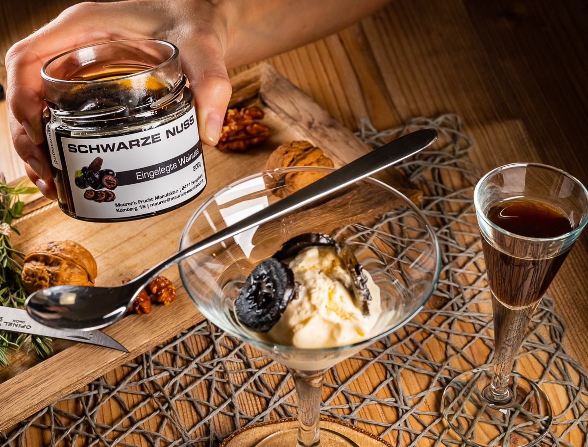 rezept-eis-mit-eingelegter-schwarzer-nuss-maurers-fruchtmanufaktur-2